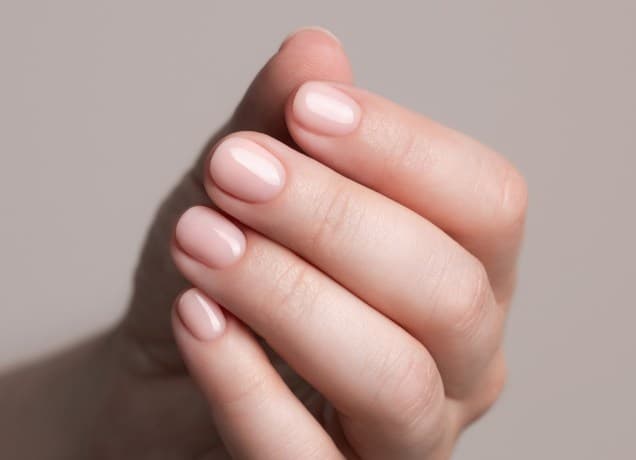 how to make your nails stronger: an image of a hand