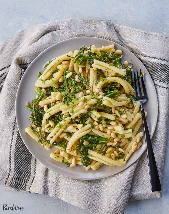 easy dinner recipes: 15-minute lemony broccolini pasta