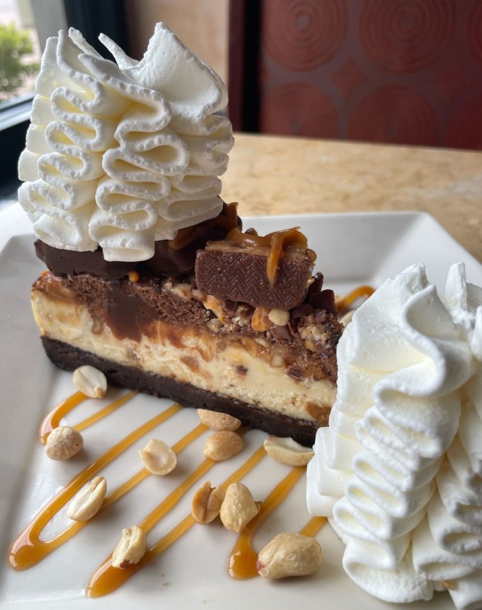 cheesecake factory cheesecakes: chocolate caramelicious cheesecake