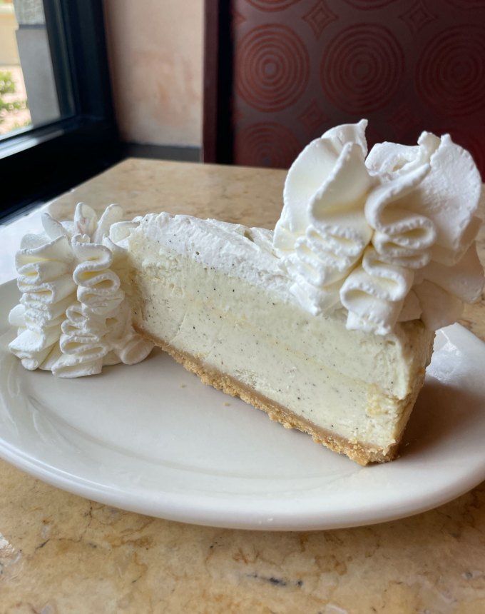 cheesecake factory cheesecakes: vanilla bean cheesecake