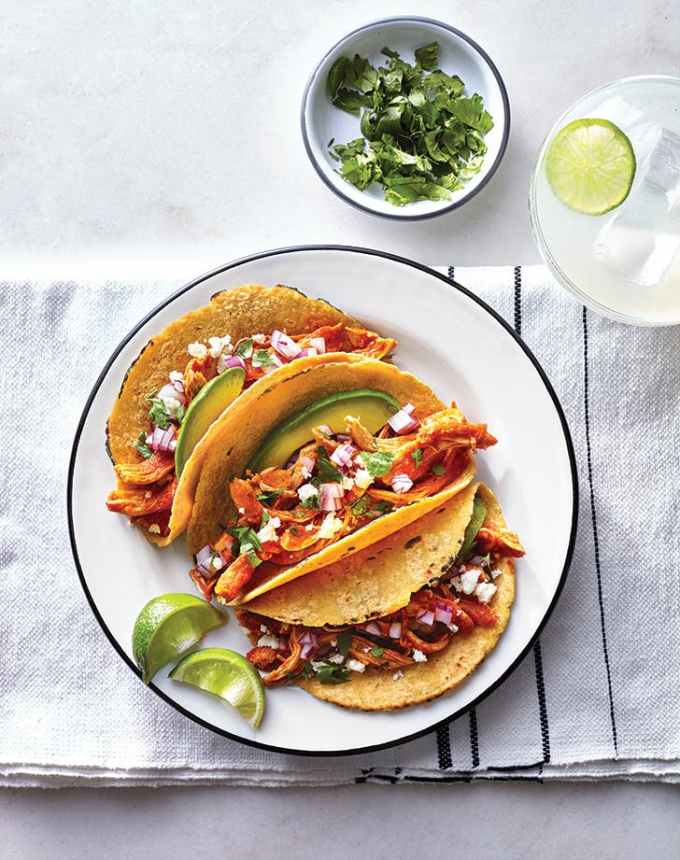 easy dinner recipes: chicken tinga tacos