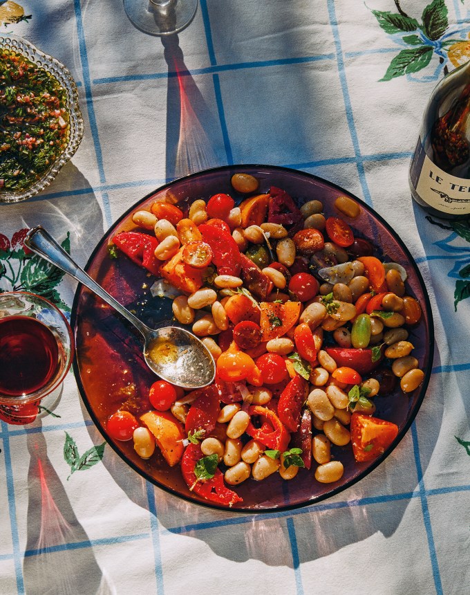 cold dinner recipes: marinated white bean and tomato salad