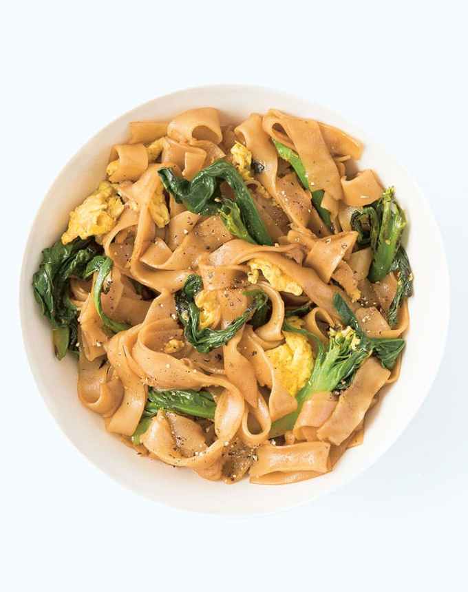 easy lunch ideas: 10-minute pad see ew in a bowl