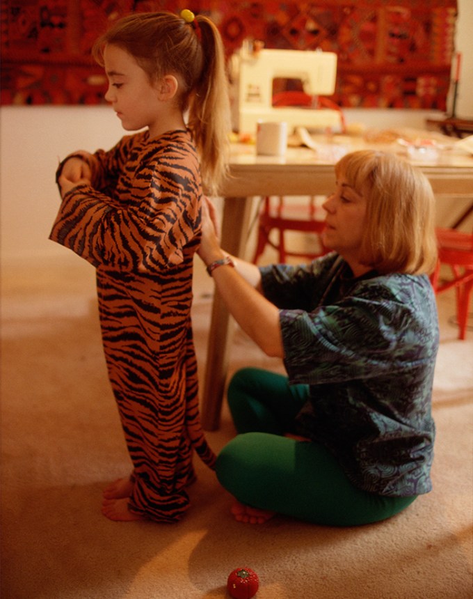 fall activities make halloween costumes