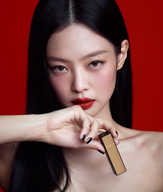 korean makeup brands hera: a campaign photo of Jennie Kim from BLACKPINK for Hera