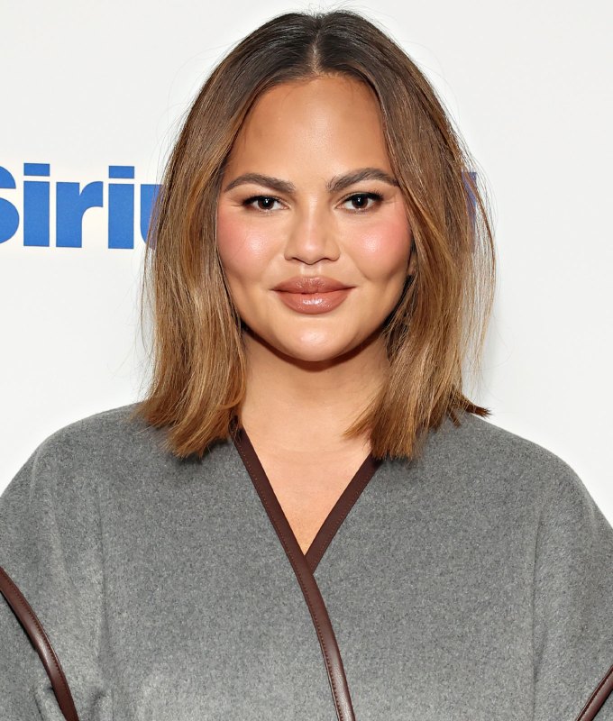 mom cut a photo of chrissy teigen