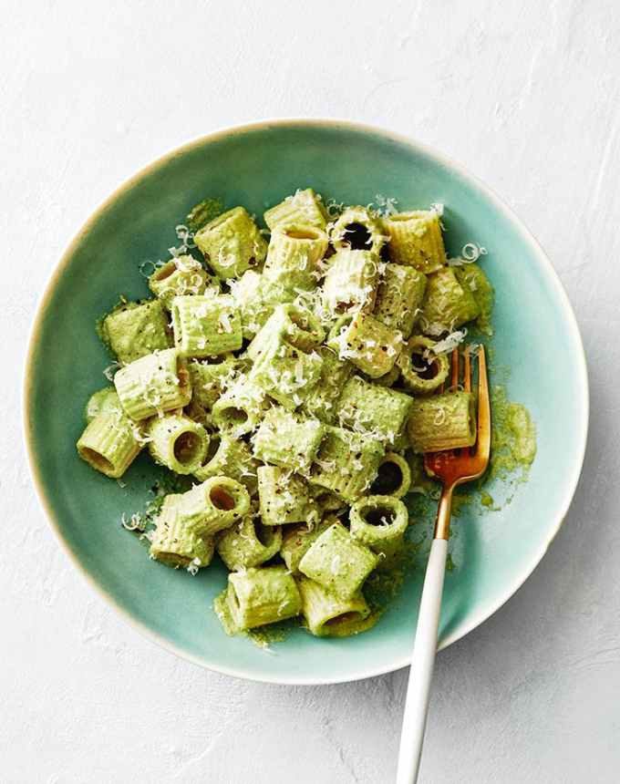 toddler lunch ideas: broccoli pesto pasta