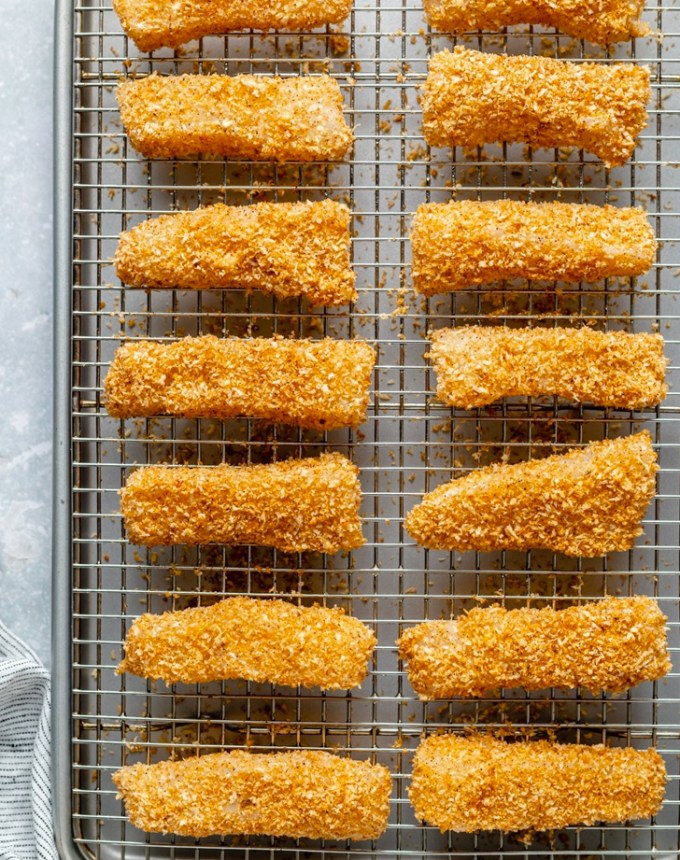 toddler lunch ideas: homemade crispy baked fish sticks